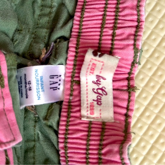 Baby Gap embroidered cargo pants 12-18M - Picture 3 of 3